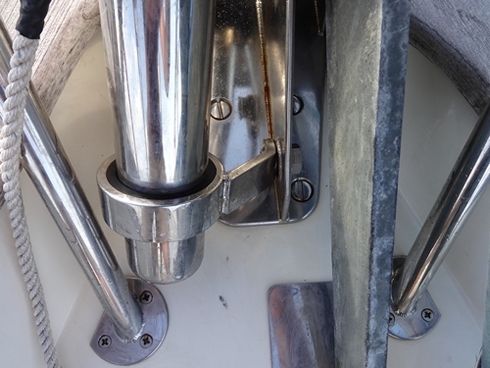 m_Bent bow sprit bracket
