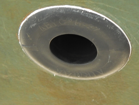 Log impeller though hull takes a flush blanking fitting