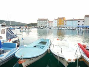 Charming Cres harbour