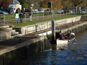 Shepperton Lock with an audience
